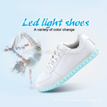 Unisex USB cargando el resplandor LED zapatos corrientes para las mujeres